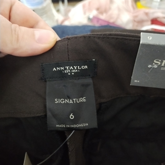 Ann‎ Taylor Factory Signature Straight Cropped Dark Brown Pants Size 6 - Picture 7 of 9